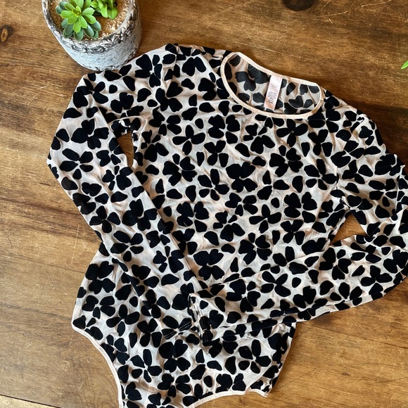 Victoria's Secret Tops - {VICTORIA’S SECRET} SEXY BLACK VELVET BODYSUIT